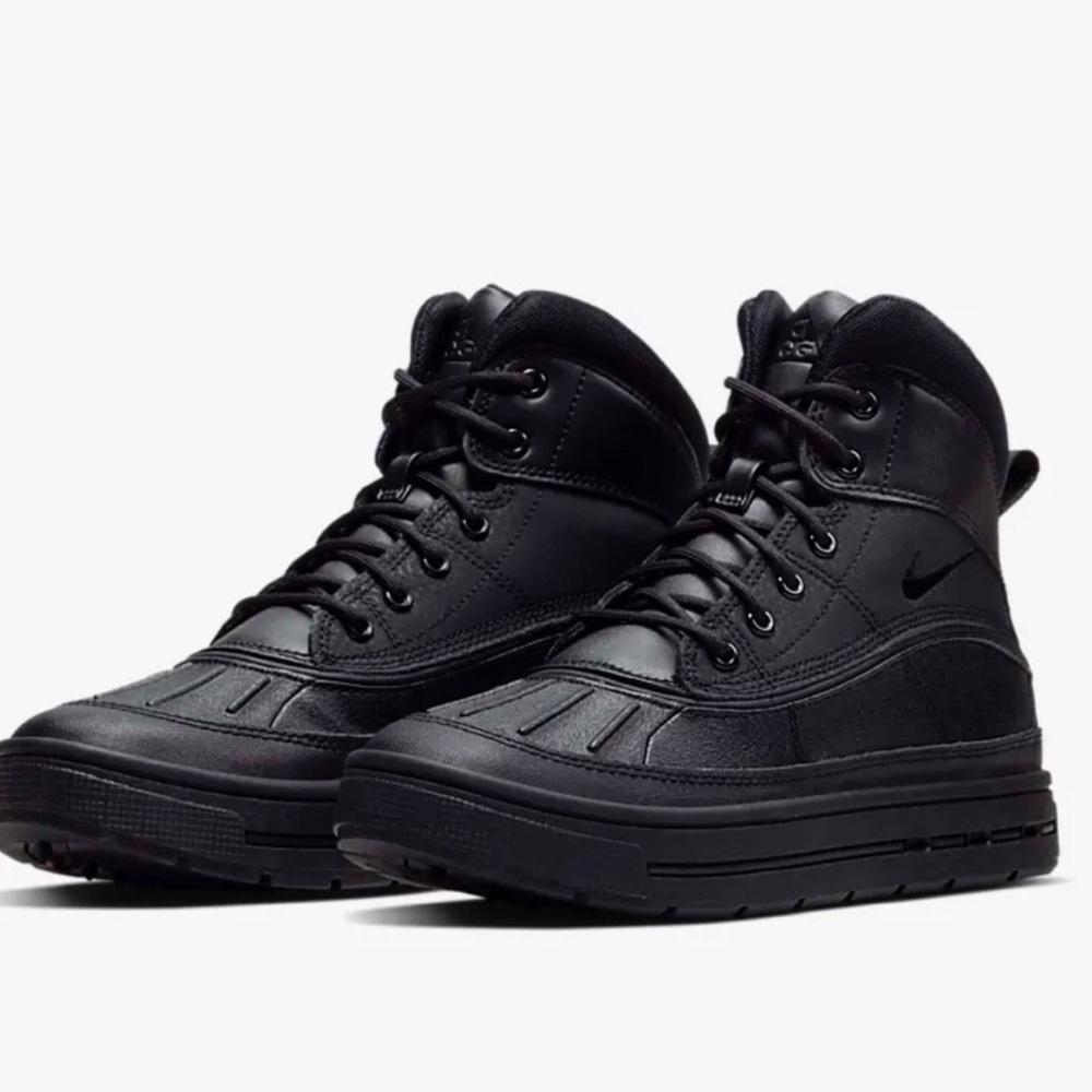 Nike ACG Big Kids Woodside 2 High Boots
Black 5Y NEW